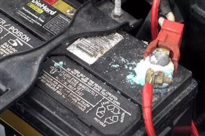 اصلی ترین علائم خرابی باتری ماشین که باید بدانید!