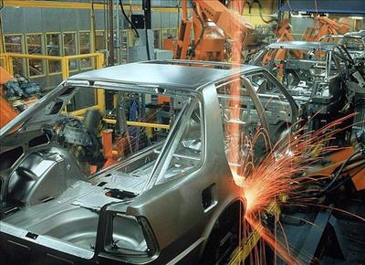 تولید خودرو در آذر ماه امسال ۷۱ درصد کاهش یافت